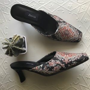 Gorgeous * Tapestry Kitten Heel Mules NWT NWOB BTQ